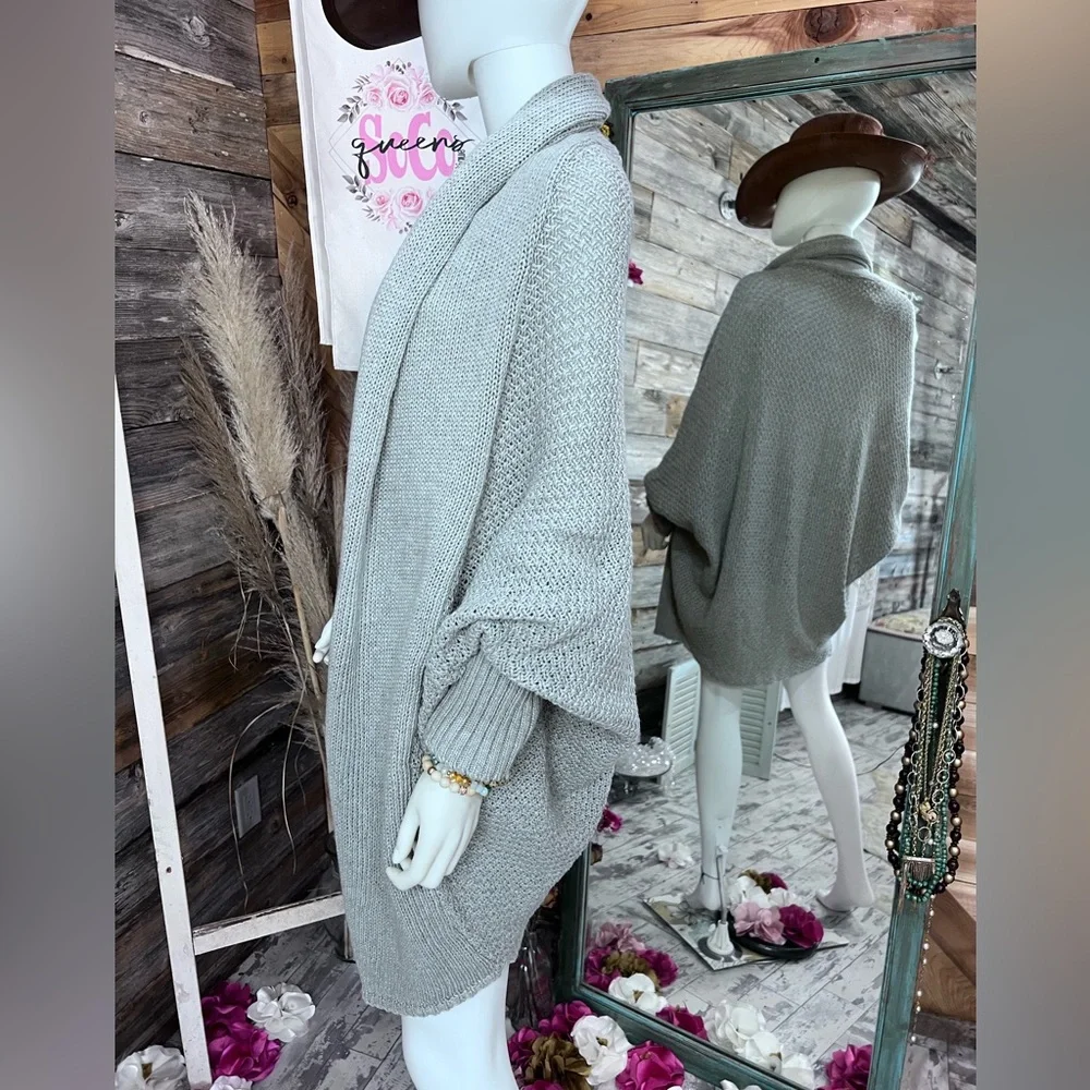 Boutique Brand Dolman Batwing Sleeve Open Front Oversized Knit Cardigan 💗